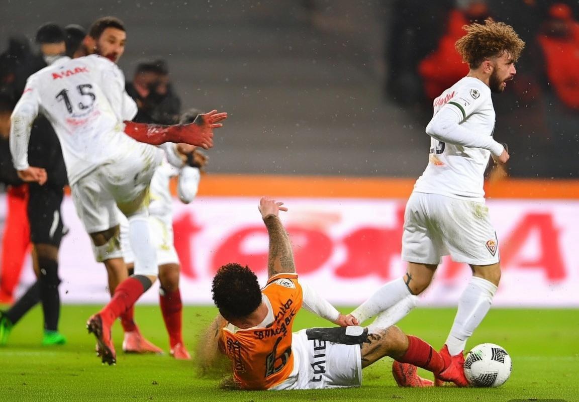 2020赛季焦点对决：亚眠昂热战术解析与球星对决(图1)