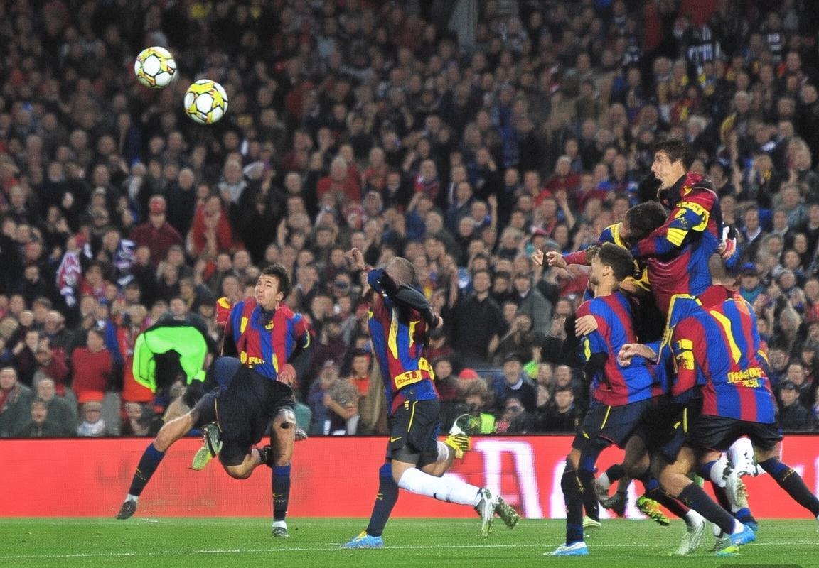 埃瓦尔2:2逼平巴塞罗那：逆转战局，力挽狂澜(图3)